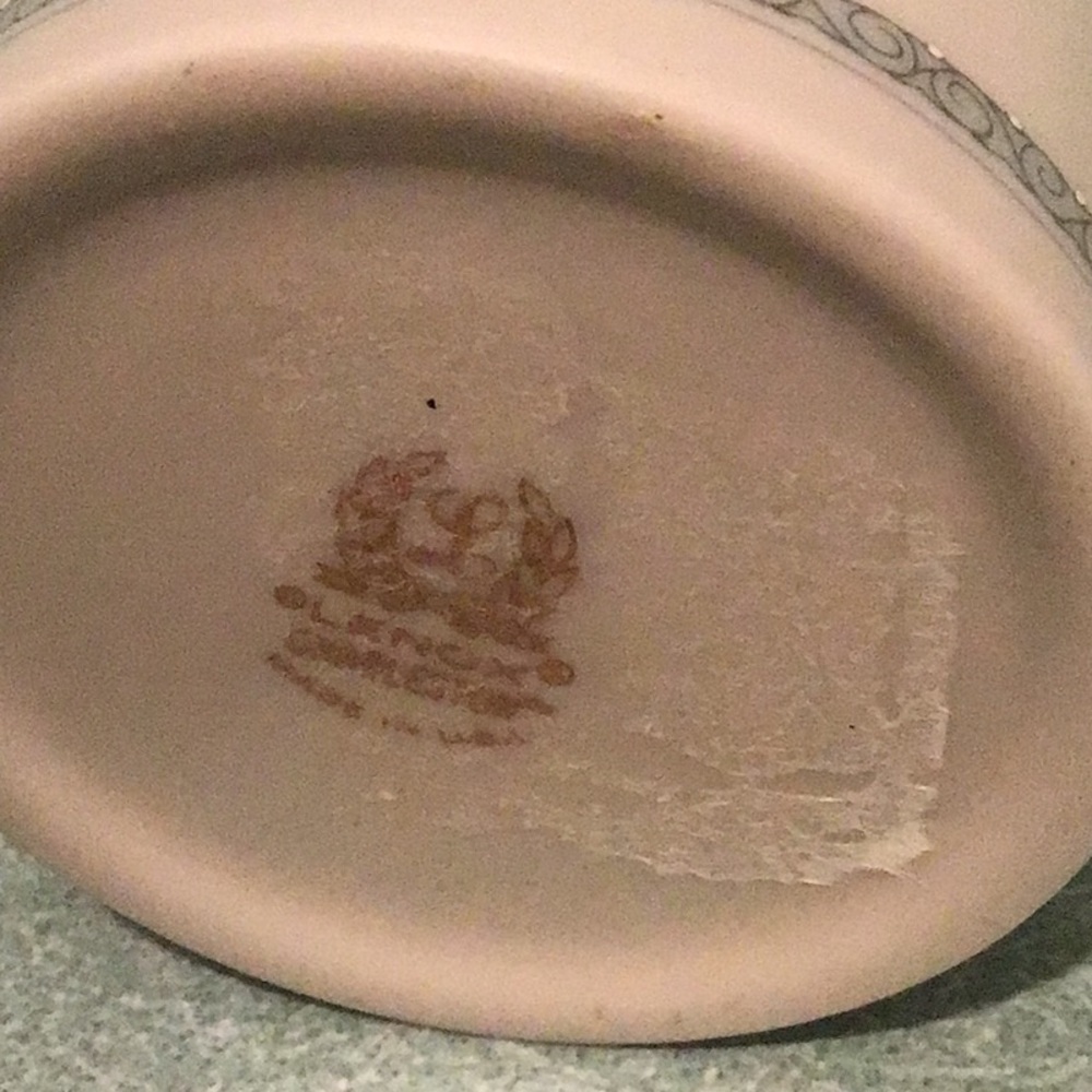 VINTAGE LENOX CHARLESTON VASE - Picture 4 of 4